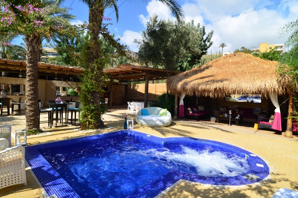 Sunday At Edde Sands